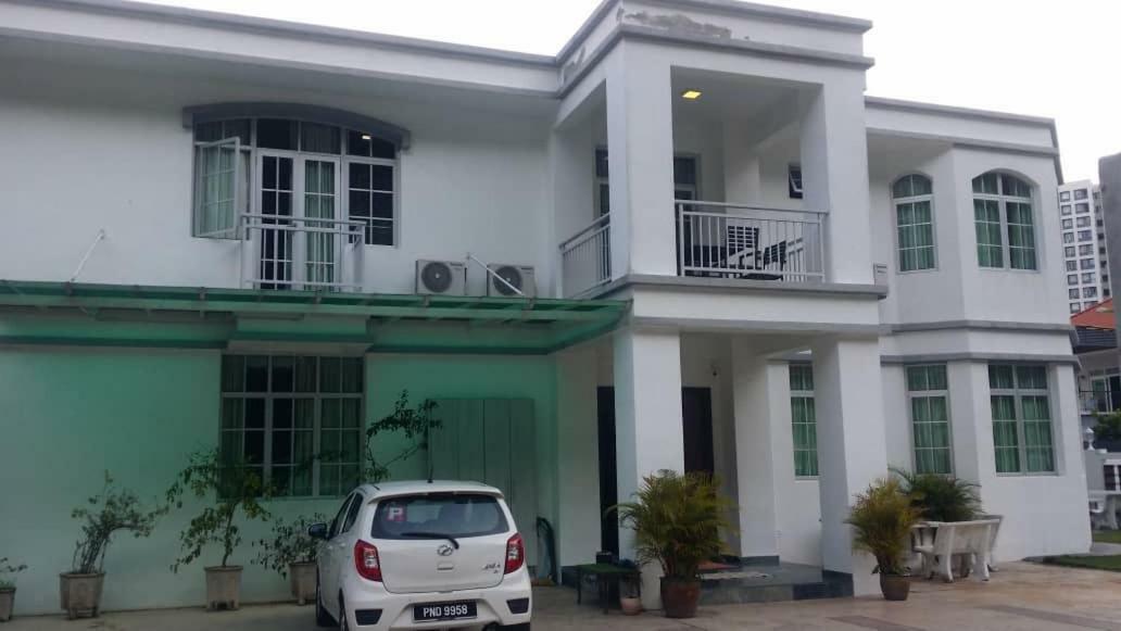 6, Persiaran Tanjung Bunga 3 Villa Batu Ferringhi Exterior photo